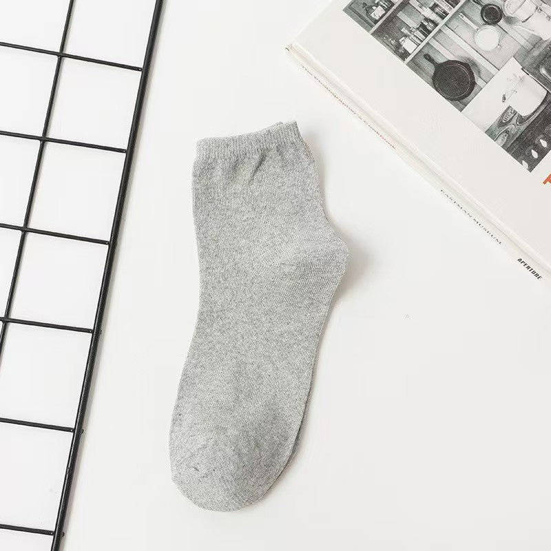 Unisex Casual Solid Color Socks In Dyed Black, Made With Comfortable Polyester Cotton For Spring Wear