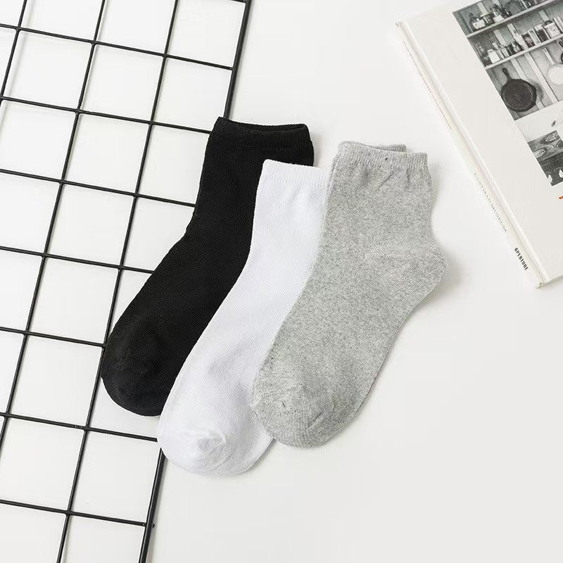 Unisex Casual Solid Color Socks In Dyed Black, Made With Comfortable Polyester Cotton For Spring Wear