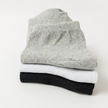 Unisex Casual Solid Color Socks In Dyed Black, Made With Comfortable Polyester Cotton For Spring Wear