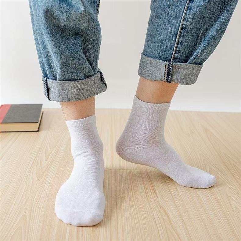 Unisex Casual Solid Color Socks In Dyed Black, Made With Comfortable Polyester Cotton For Spring Wear