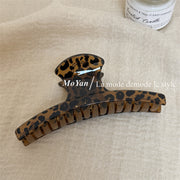 Leopard Print - Curved Line