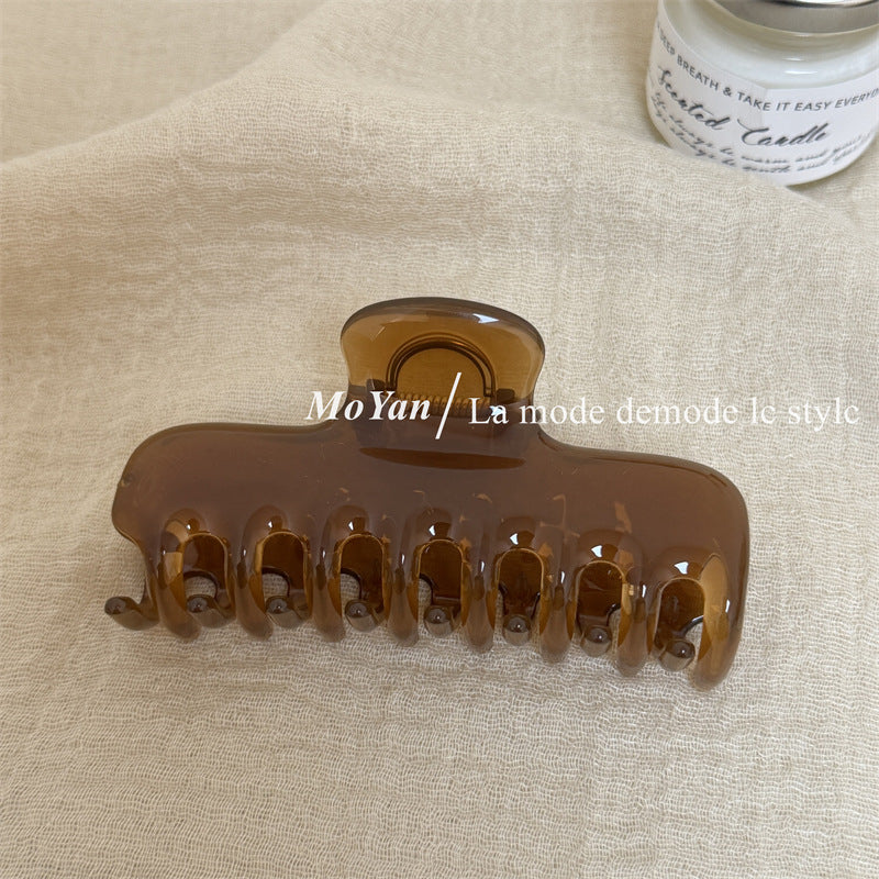 Vintage Style Shell Hair Claw For Women Made Of Durable PC Material In Coffer Color
