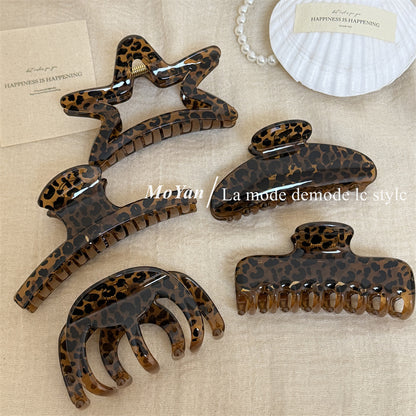 Vintage Style Shell Hair Claw For Women Made Of Durable PC Material In Coffer Color