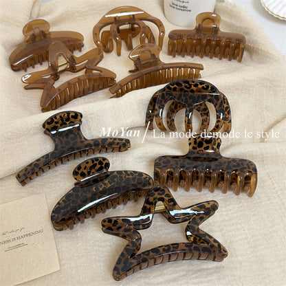 Vintage Style Shell Hair Claw For Women Made Of Durable PC Material In Coffer Color