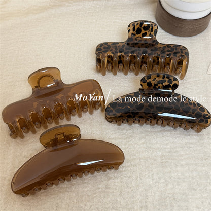 Vintage Style Shell Hair Claw For Women Made Of Durable PC Material In Coffer Color