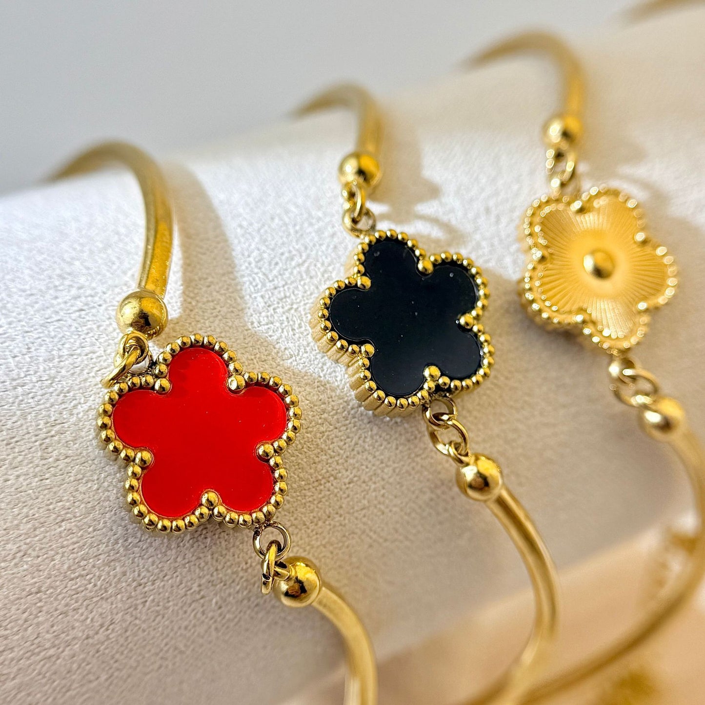Simple Style Flowers Inlay Bracelets In 304 Stainless Steel With Zircon, Red Bangle