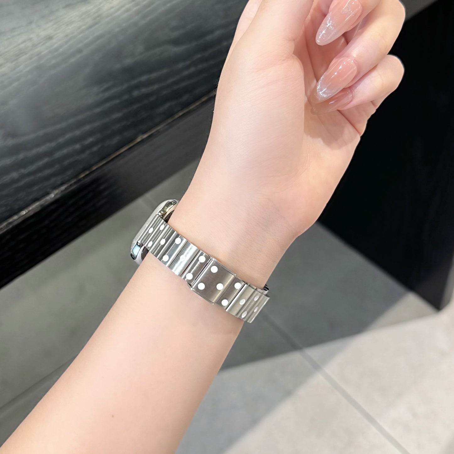 Apple Watch Strap With Stainless Steel Polka Dot Design, Durable And Stylish Replacement Band