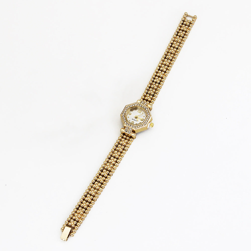 Women's Quartz Watch Jewelry Set With Round Dial, Alloy Strap, Jewelry Buckle, And Ordinary Glass Mirror