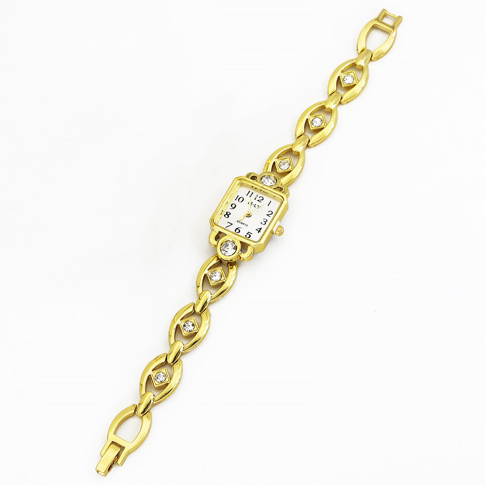 Women's Quartz Watch Jewelry Set With Round Dial, Alloy Strap, Jewelry Buckle, And Ordinary Glass Mirror