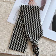 Branch-patterned Black