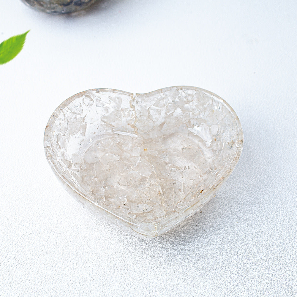 Modern Style Resin Heart Shape Ornaments For Christmas Home Decoration