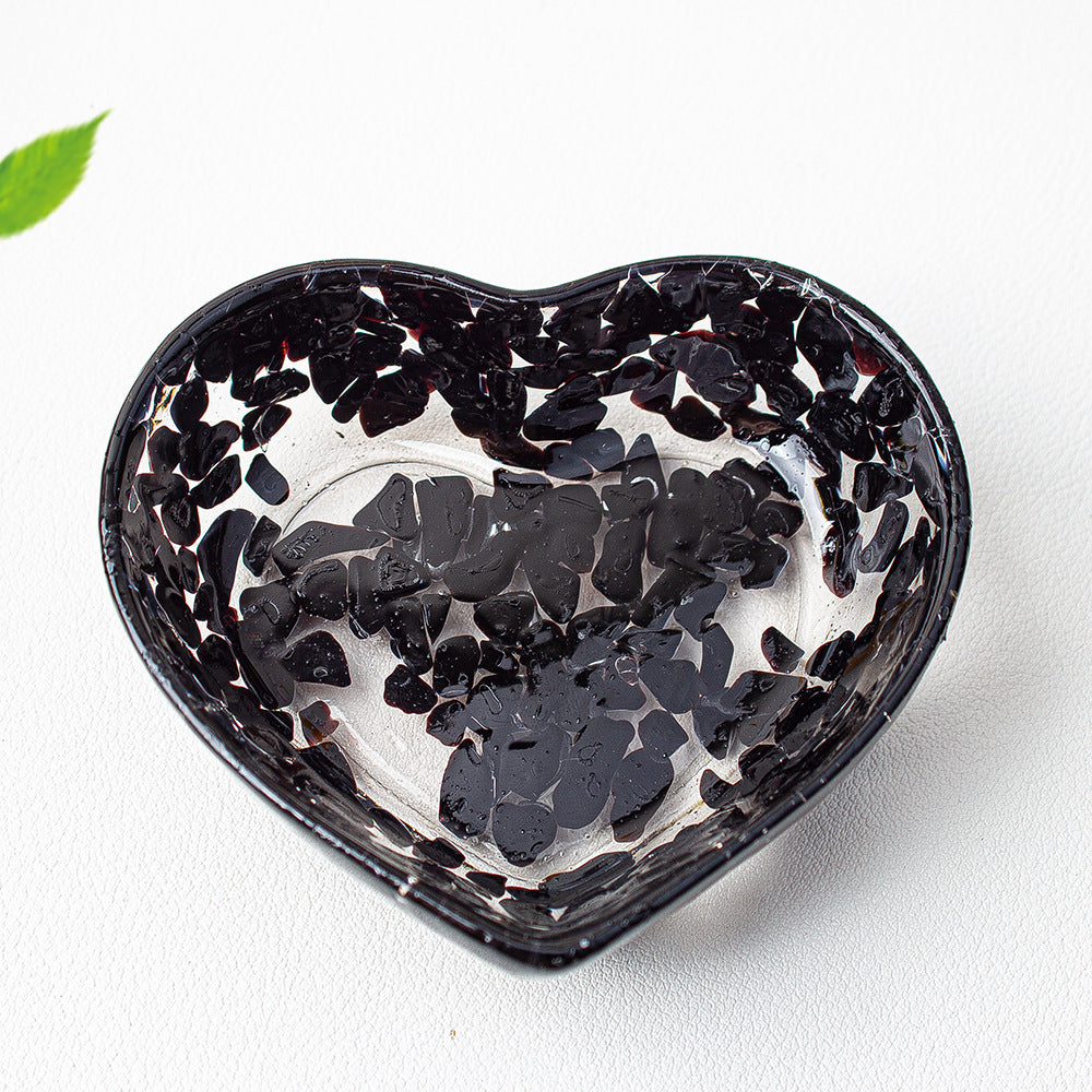 Modern Style Resin Heart Shape Ornaments For Christmas Home Decoration