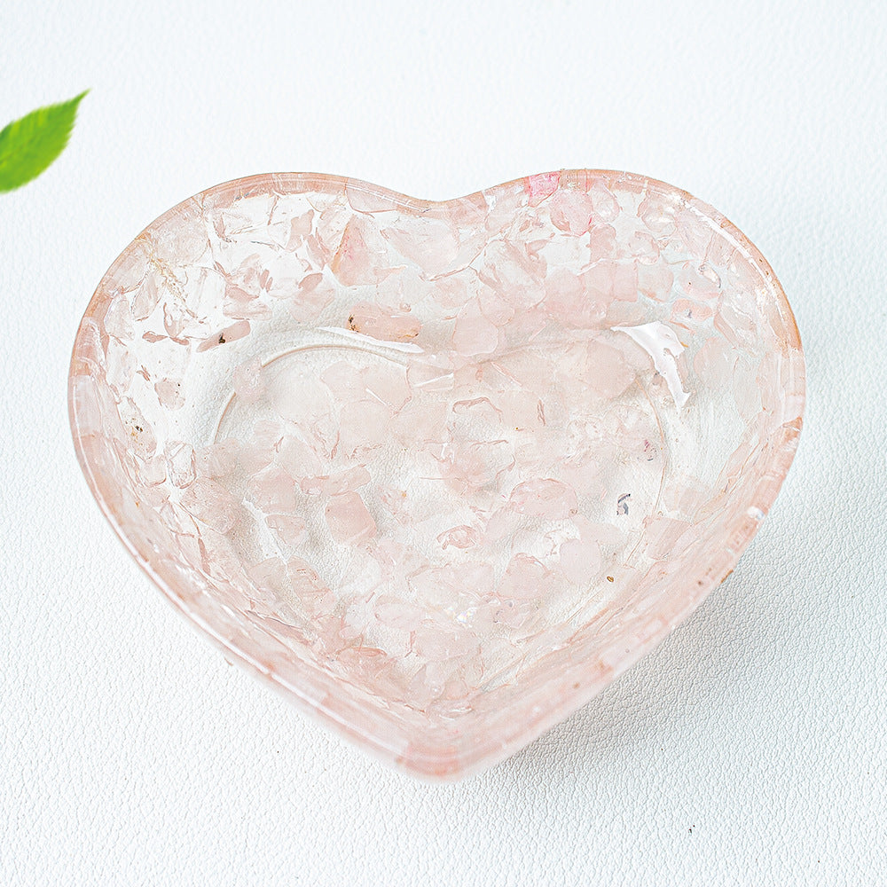 Modern Style Resin Heart Shape Ornaments For Christmas Home Decoration