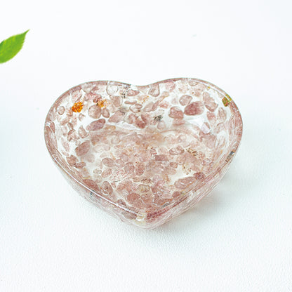 Modern Style Resin Heart Shape Ornaments For Christmas Home Decoration