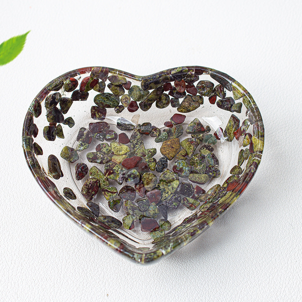 Modern Style Resin Heart Shape Ornaments For Christmas Home Decoration