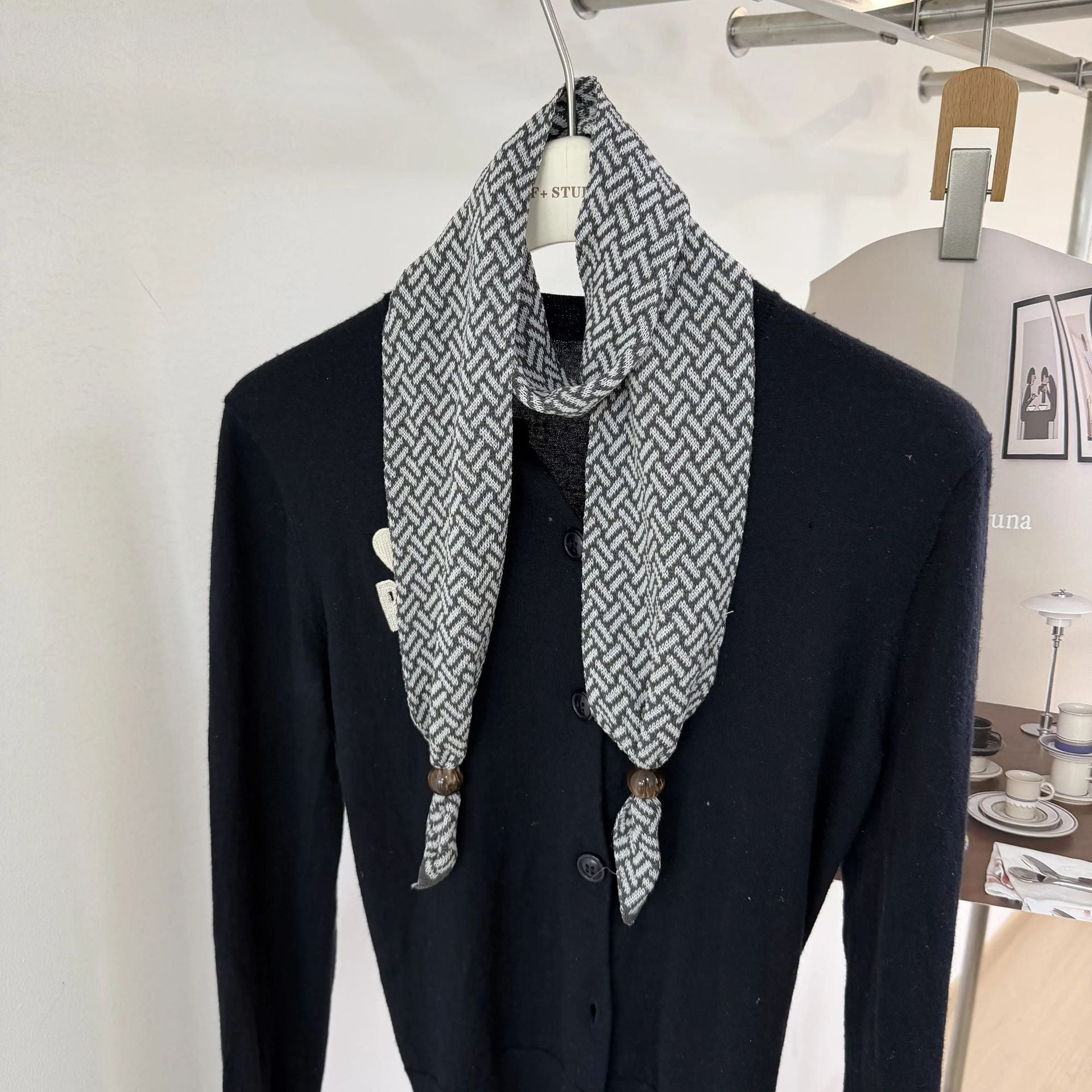 Women’s Linen Twilly Scarf With Lattice Pattern In Grey, Perfect For Spring