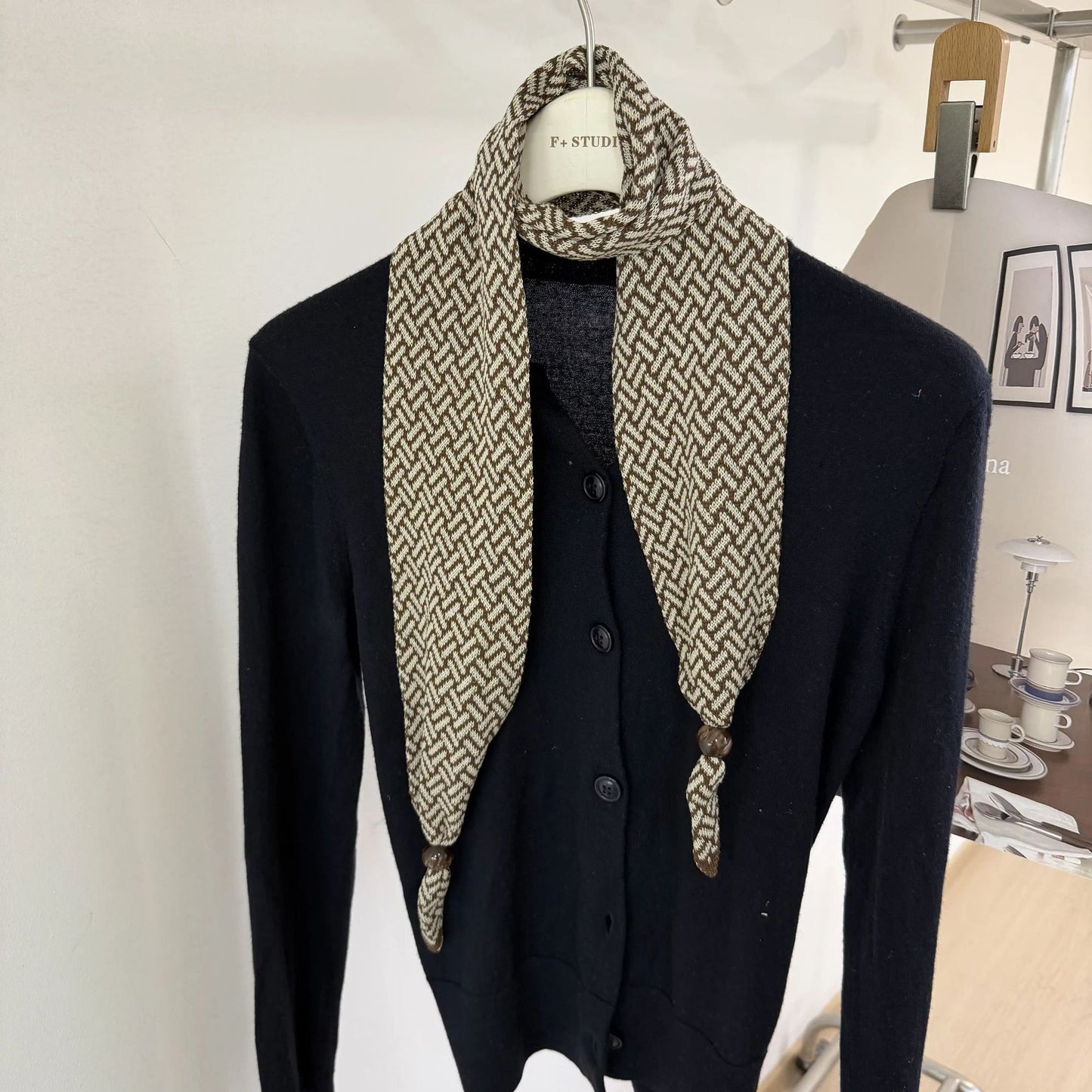 Women’s Linen Twilly Scarf With Lattice Pattern In Grey, Perfect For Spring