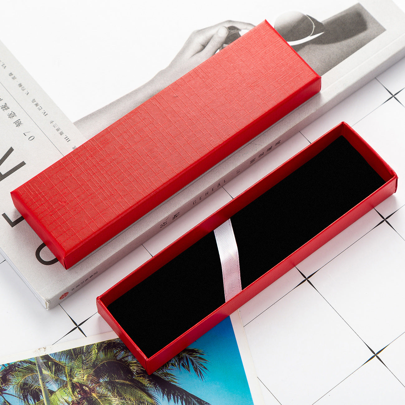 Christmas Pencil Case Made Of Paper, Perfect For Holiday Stationery Gifts