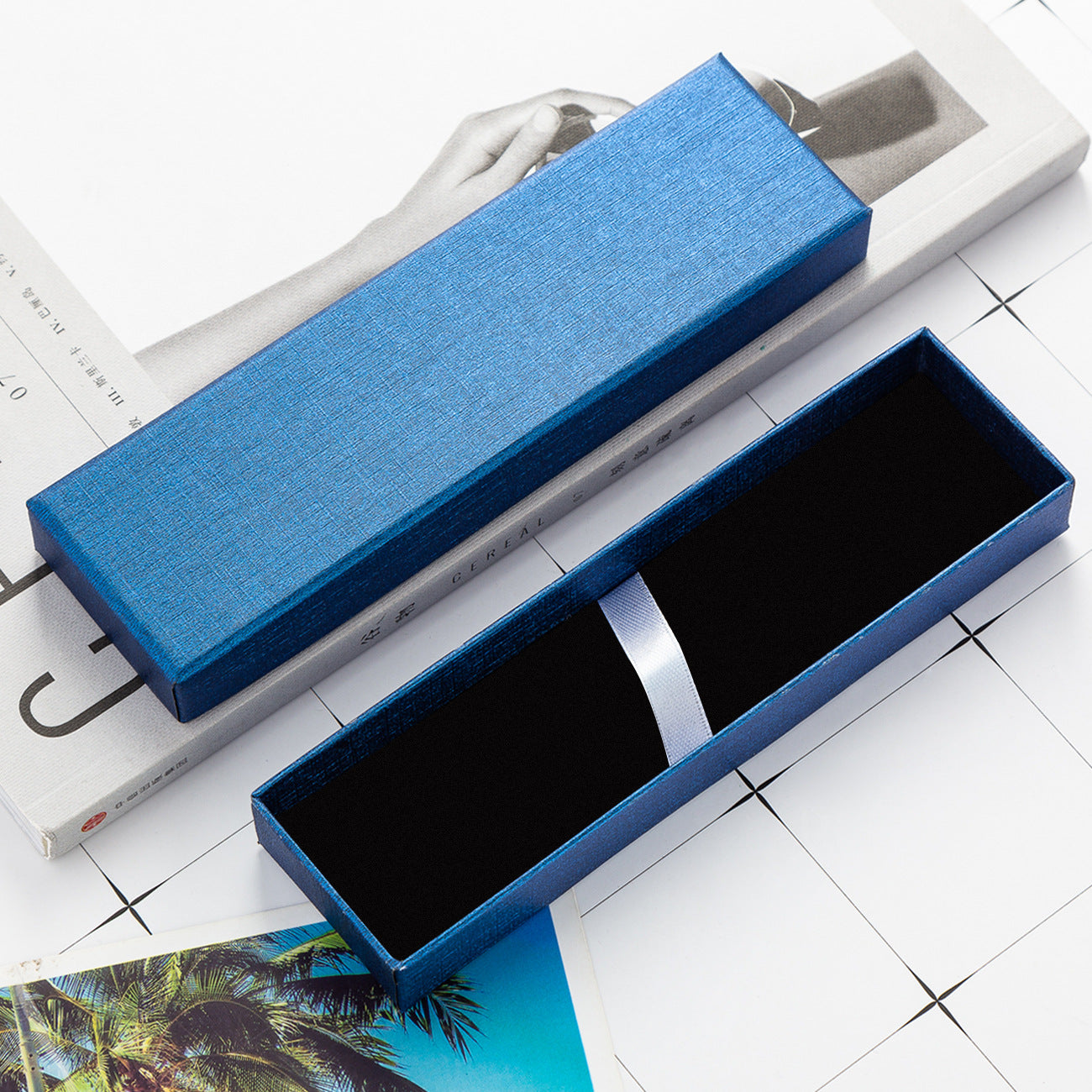 Christmas Pencil Case Made Of Paper, Perfect For Holiday Stationery Gifts