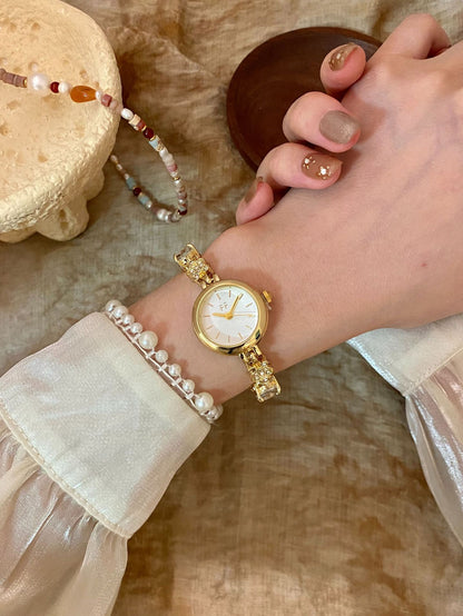 Women’s Quartz Watch With Alloy Strap, Round Dial Featuring Ordinary Glass Mirror And Pointer Display