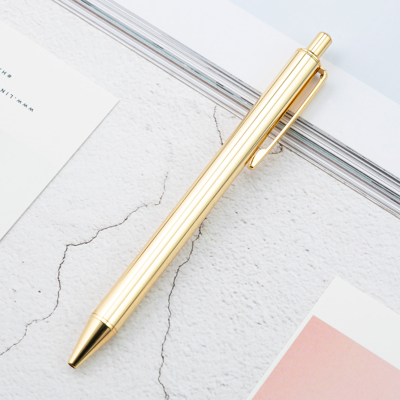 Ballpoint Pen 1 PCS Package Made Of Durable Alloy Material For Smooth Writing