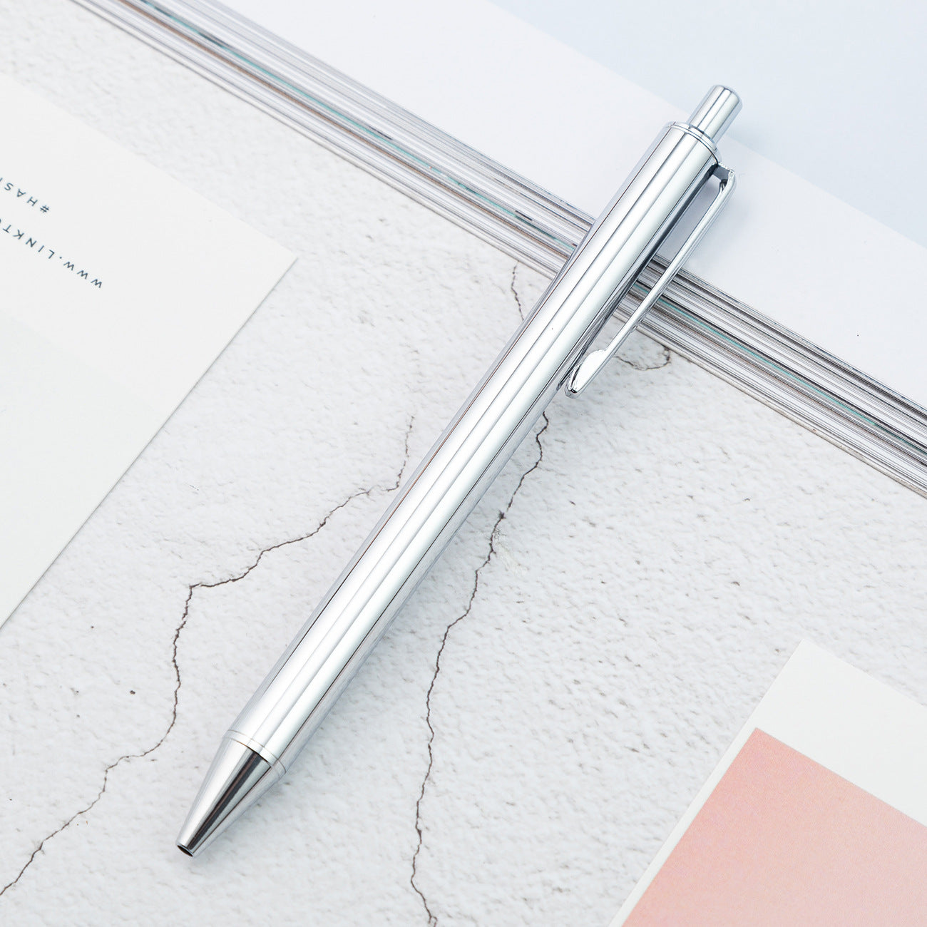 Ballpoint Pen 1 PCS Package Made Of Durable Alloy Material For Smooth Writing