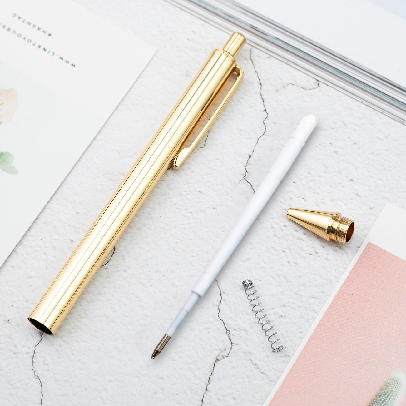 Ballpoint Pen 1 PCS Package Made Of Durable Alloy Material For Smooth Writing