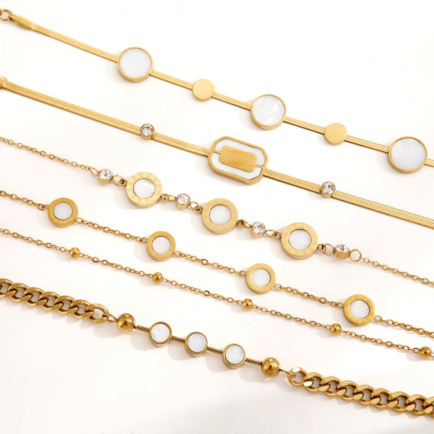 Round Multi Charms Unisex Bracelet, Electroplated 304 Stainless Steel With 18K Gold Plated PVD And Shell Inlay