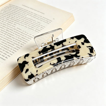 Original Design Leopard Print Hair Claws For Women Made Of Durable PS Material With Acrylic Inlay