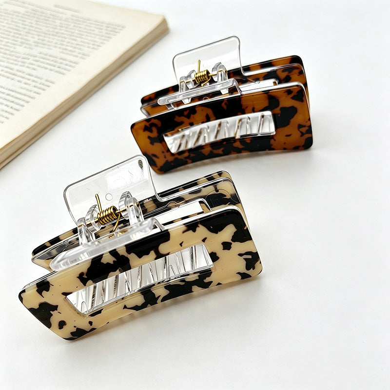 Original Design Leopard Print Hair Claws For Women Made Of Durable PS Material With Acrylic Inlay