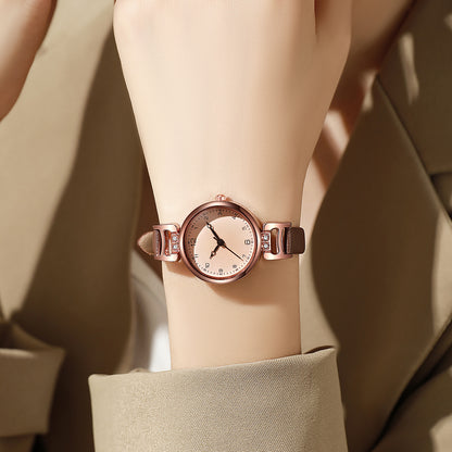 Women’s Quartz Watch With Round Dial, Imitation Leather Strap, Pin Buckle, And Ordinary Glass Mirror