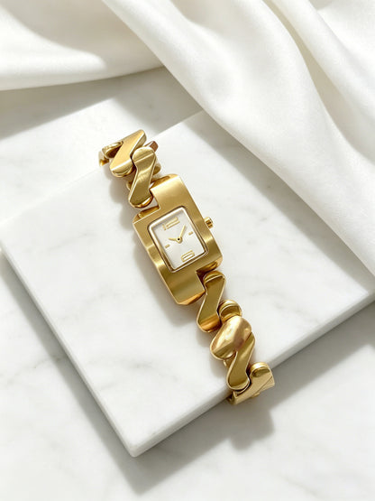Women’s Quartz Watch With Square Dial, Stainless Steel Strap, Single Folding Buckle, And Ordinary Glass Mirror