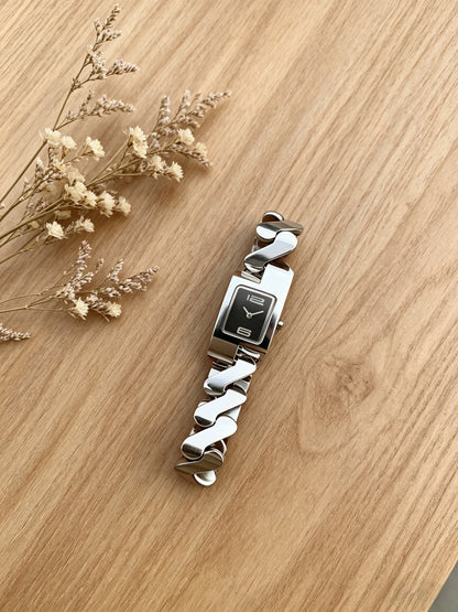 Women’s Quartz Watch With Square Dial, Stainless Steel Strap, Single Folding Buckle, And Ordinary Glass Mirror