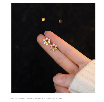 Sweet Style Garlands For Women Stud Earrings Made Of S999 Silver Featuring Epoxy Colour
