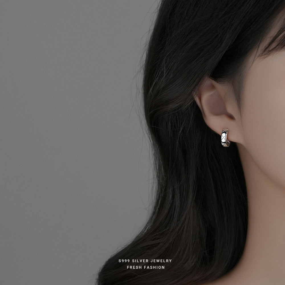 Lingge For Women Simple Style Earrings Made Of S999 Silver In Silver Color, Featuring Elegant Stud Design