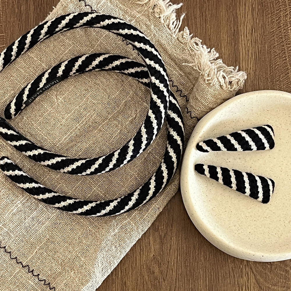 Stripe Hair Band For Women In Black & White, Made Of Wool Yarn, Perfect For Autumn