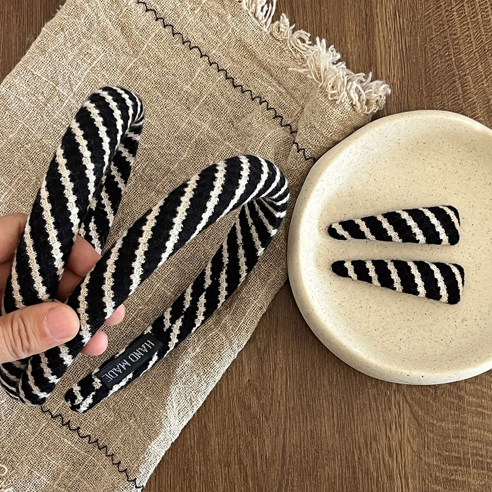 Stripe Hair Band For Women In Black & White, Made Of Wool Yarn, Perfect For Autumn