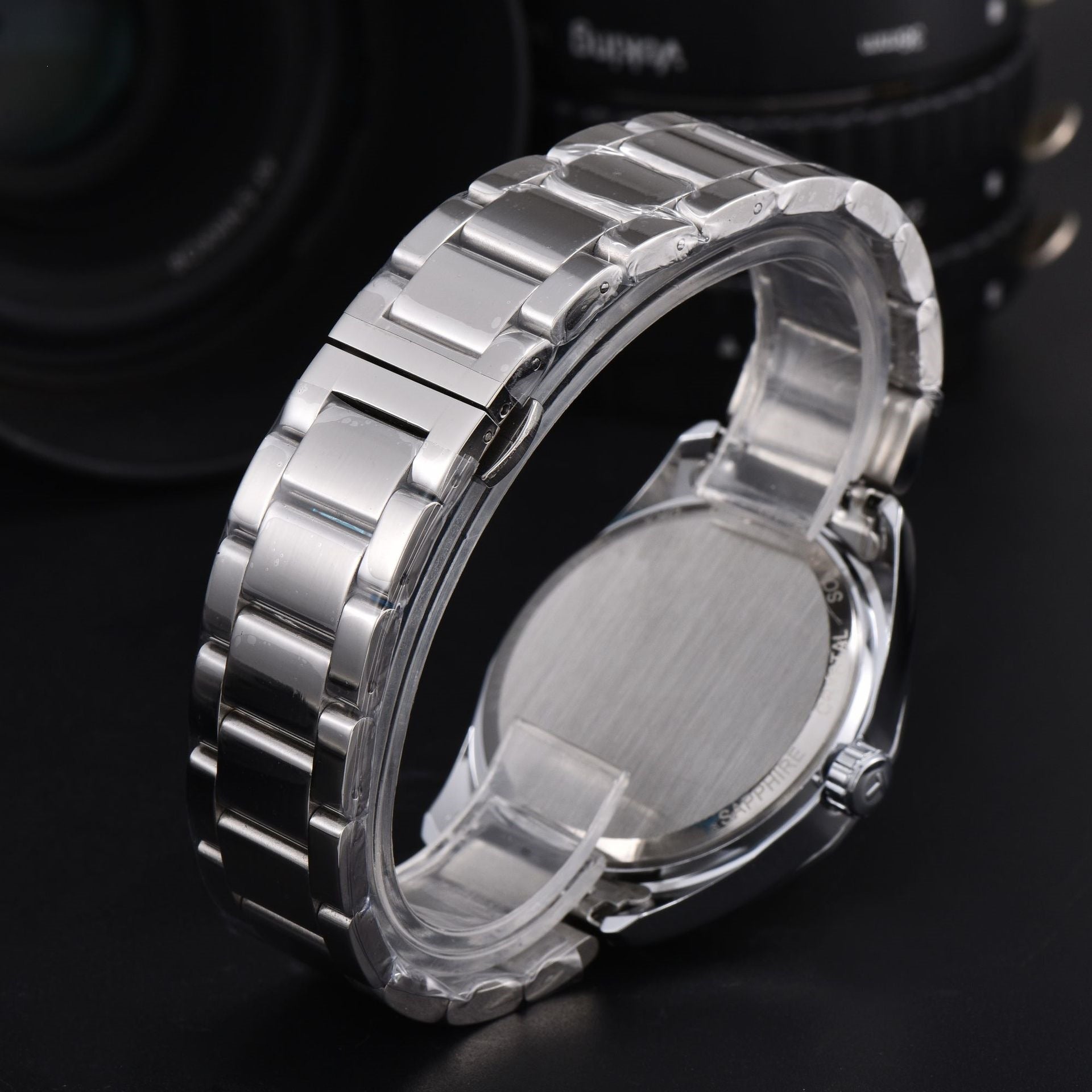 Men's Quartz Watch With Round Dial, Steel Belt Strap, Pin Buckle, And Tempered Glass Mirror