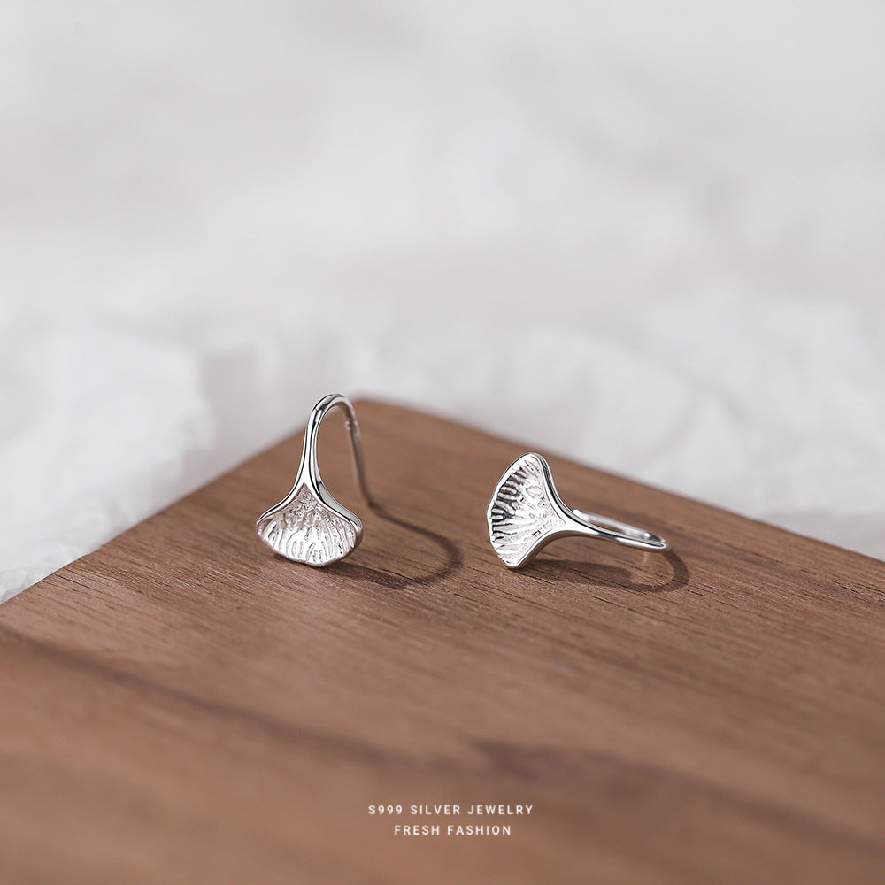 Sweet Leaves Ear Hook For Women In Silver Featuring S999 Silver Material For MAMA Festival
