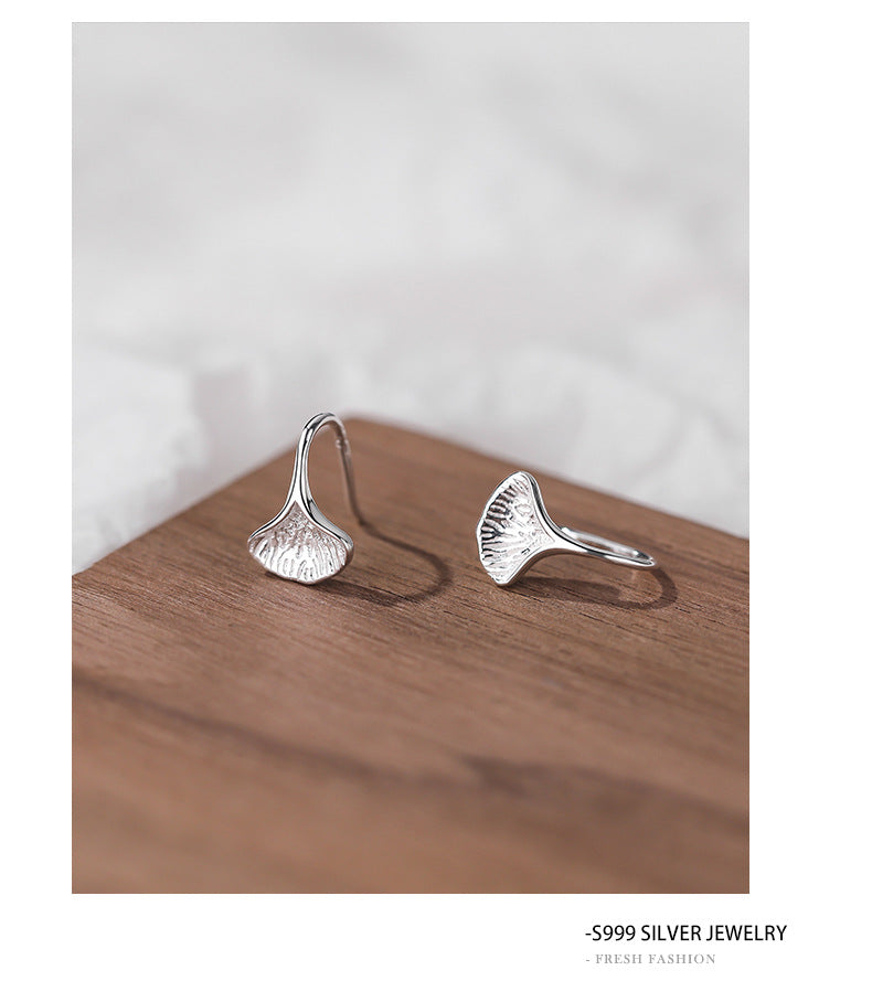 Sweet Leaves Ear Hook For Women In Silver Featuring S999 Silver Material For MAMA Festival