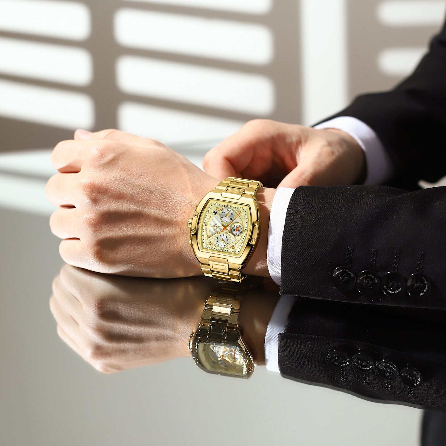 Men's Quartz Watch With Barrel Shape Dial, Stainless Steel Strap, Double Side Snaps Buckle, And Tempered Glass Mirror