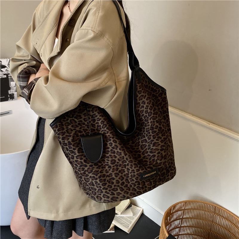 Leopard Print Genuine Leather Square Tote Bag For Women Featuring Ornament Design, Perfect For Autumn And Winter