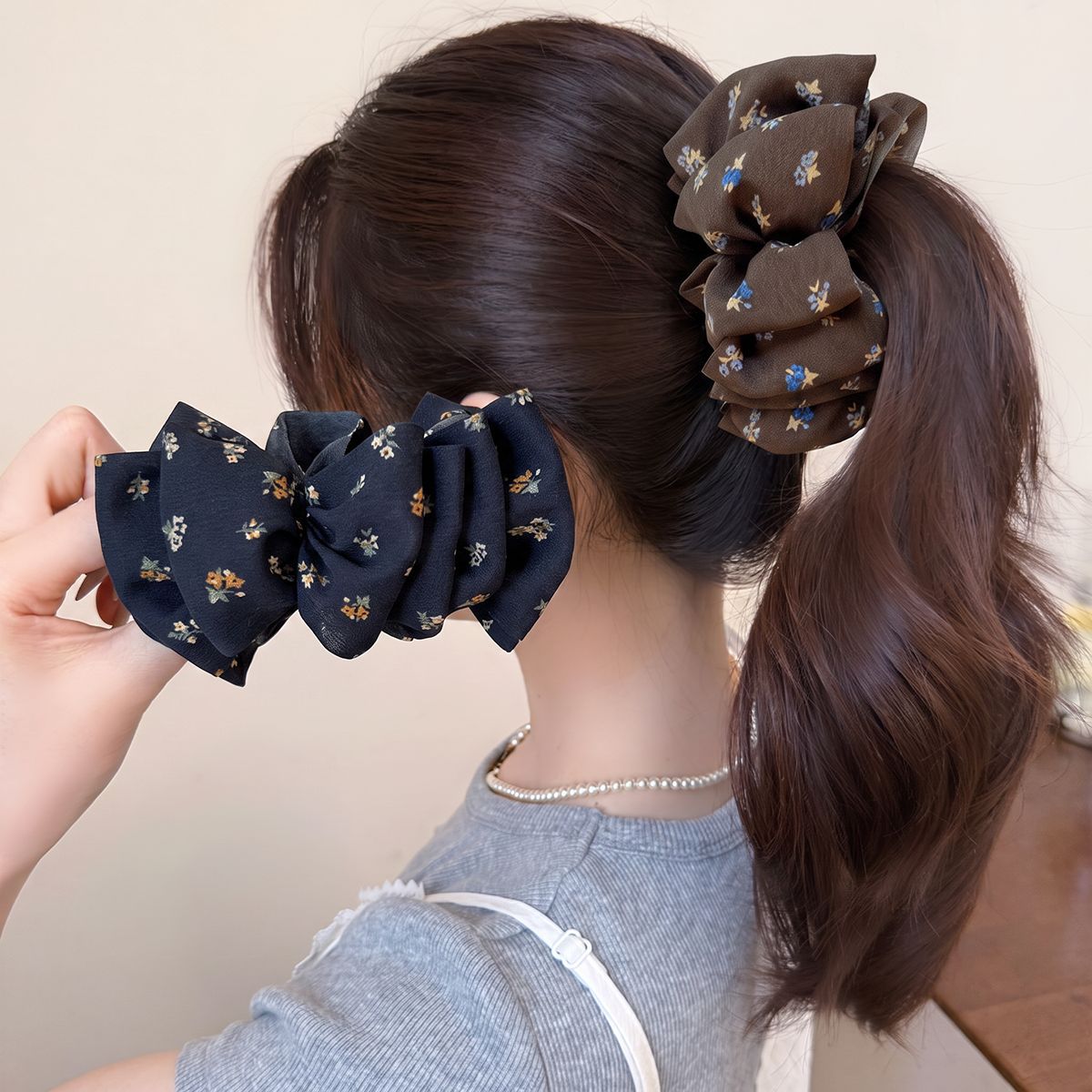 Sweet Ditsy Floral Banana Clip Hairpin For Women In Coffer Cloth