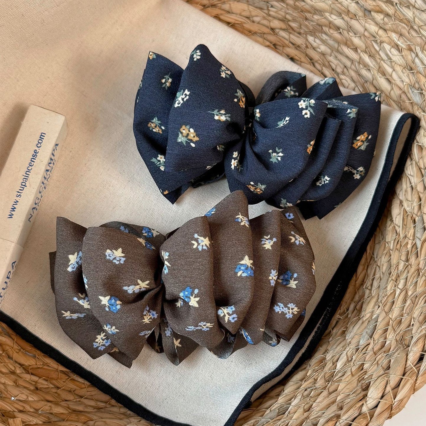 Sweet Ditsy Floral Banana Clip Hairpin For Women In Coffer Cloth