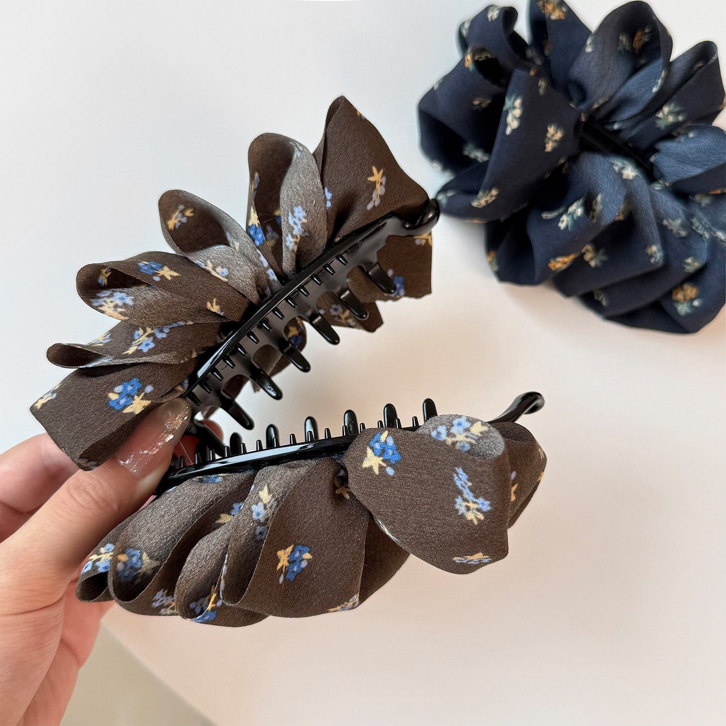Sweet Ditsy Floral Banana Clip Hairpin For Women In Coffer Cloth