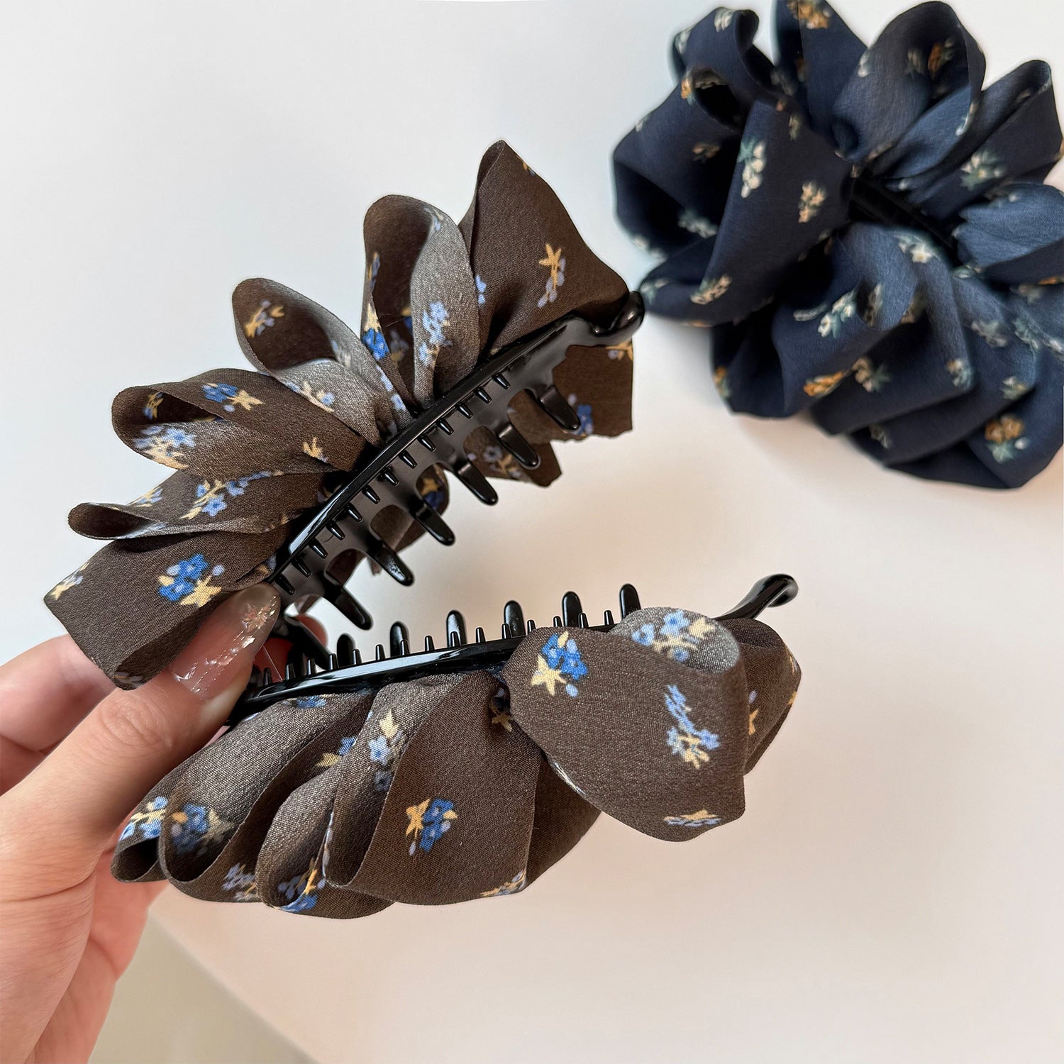 Sweet Ditsy Floral Banana Clip Hairpin For Women In Coffer Cloth