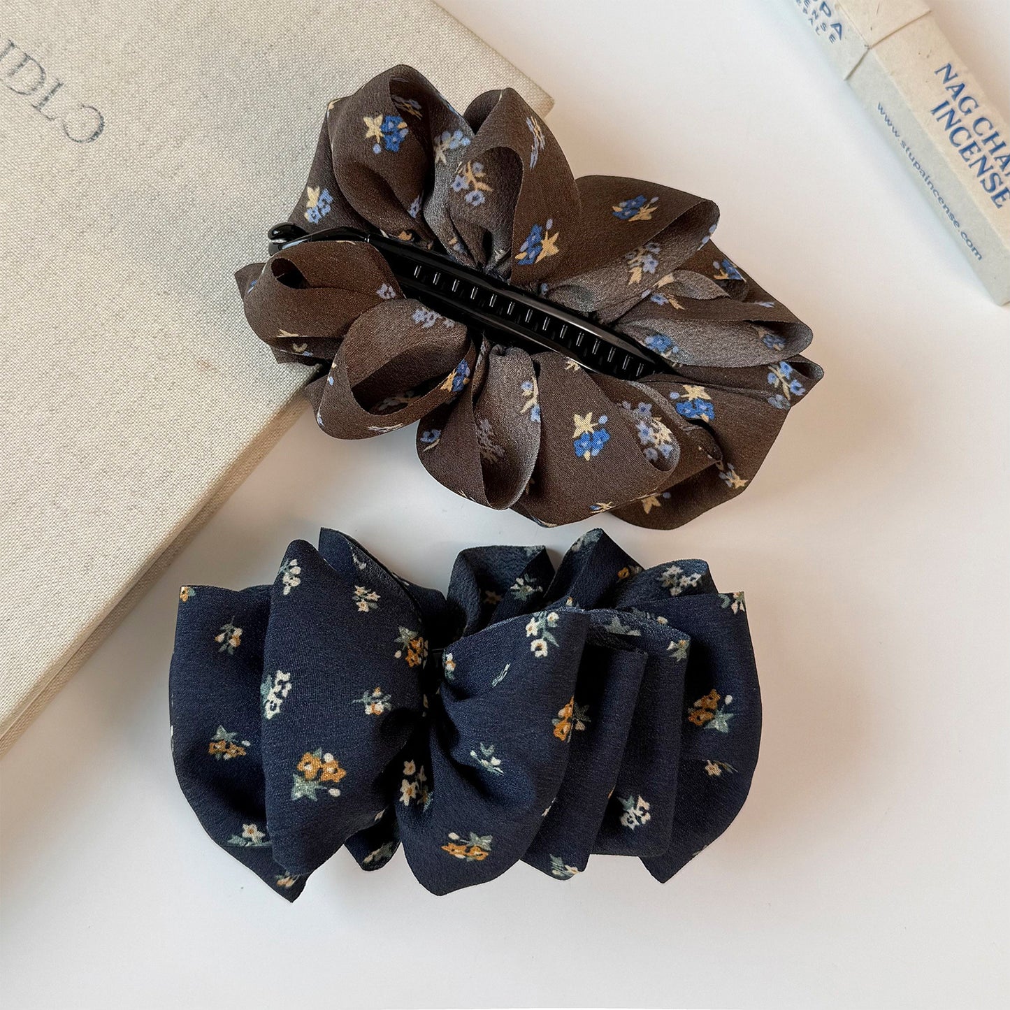 Sweet Ditsy Floral Banana Clip Hairpin For Women In Coffer Cloth