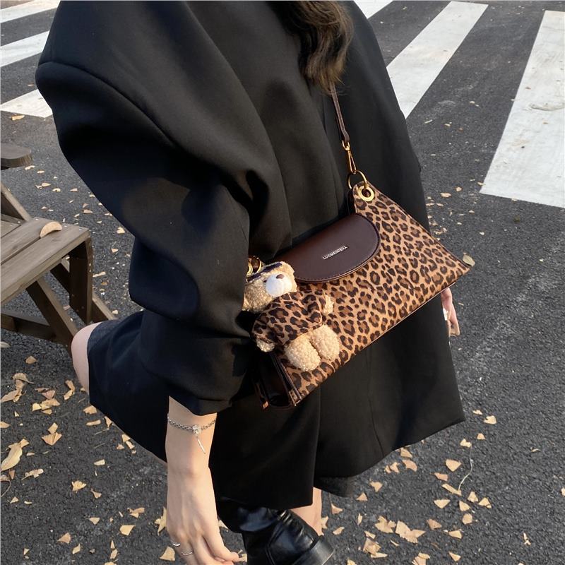 Leopard Print Square Underarm Bag For Women In Polyester With Single Shoulder Strap Ornament