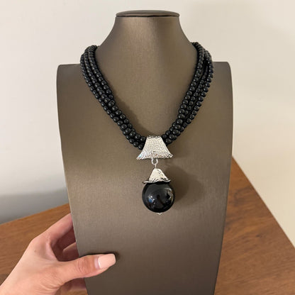 Dyed Black Pearl Pendant Necklace For Women Featuring Alloy Pendant Material
