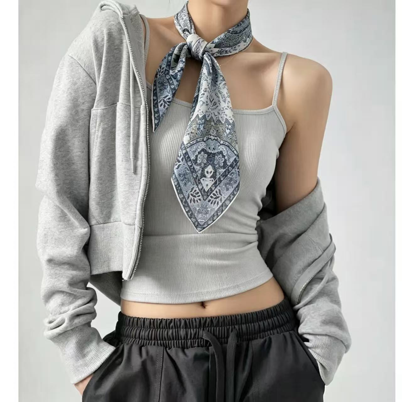 Retro Silk Scarf For Women Featuring Elegant Flowers, Perfect For Summer